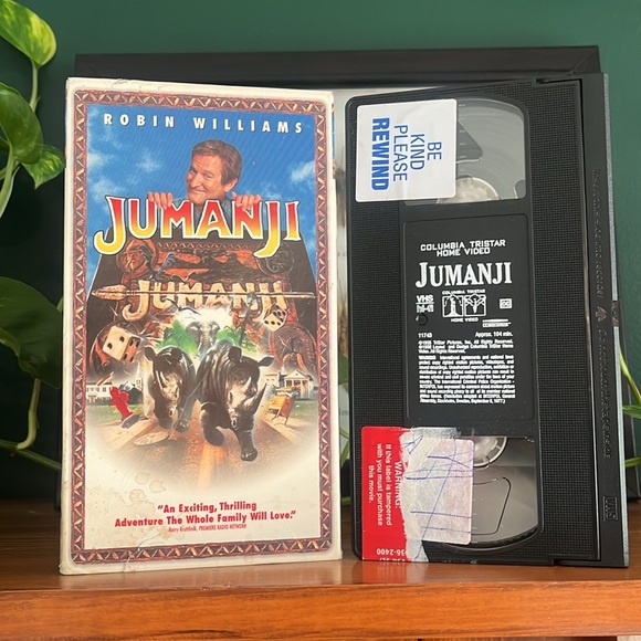 Family Movie VHS Bundle - Vintags VHS - Picture 3 of 9